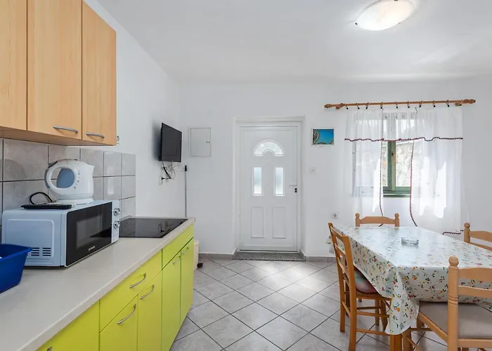 Danica Aparthotel 3*