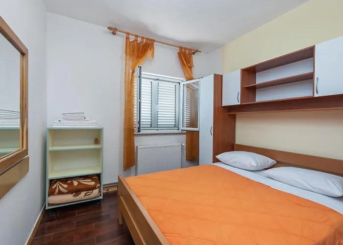 Aparthotel Danica Dobropoljana