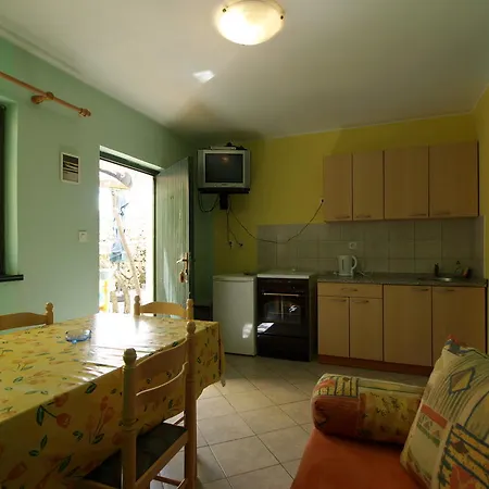 Apart Otel Danica 3*